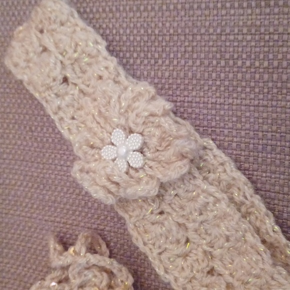 Handmade Victorian infant neck warmer and headband set Sparkly cream color - Picture 3 of 3